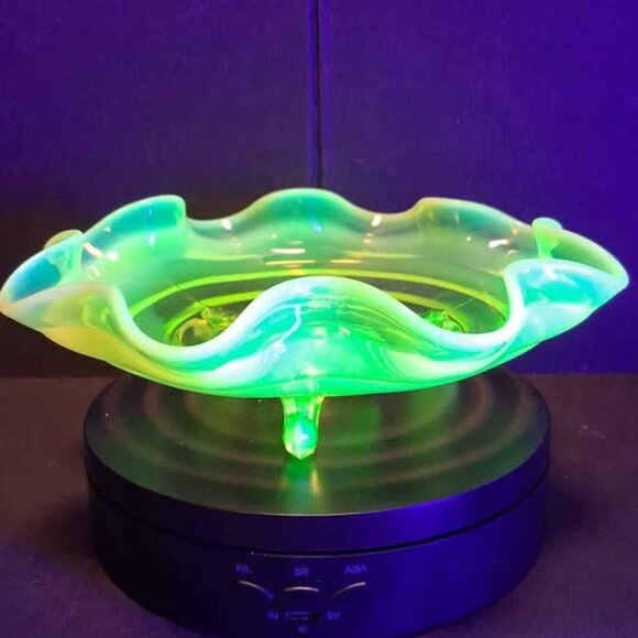 Fenton uranium Glass opalescent footed glass dish. 7.5 inches - Picture 6 of 6